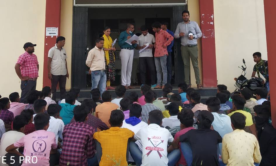 देवगढ़ के छात्रावास में अव्यवस्थाओं पर छात्रों में रोष