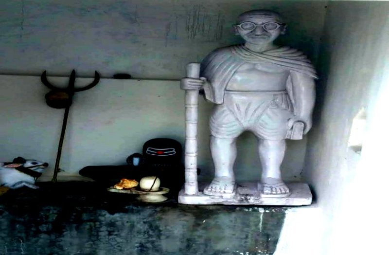 गांधी जयंती: छत्तीसगढ़ का एकलौता गांव, यहां है महात्मा गांधी का मंदिर, सुबह-शाम होती है बापू की पूजा