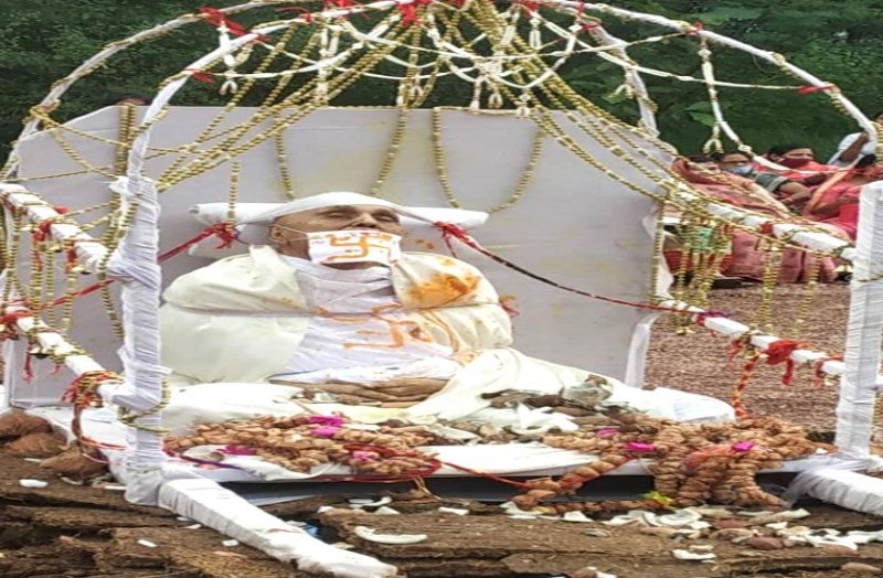 81 साल की उम्र में जैन मुनि ने लिया संथारा, अंतिम दर्शन के लिए CG और महाराष्ट्र के कोने-कोने से उमड़ा जैन सैलाब