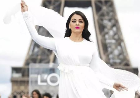 Aishwarya rai walk in Paris fashion week video goes viral