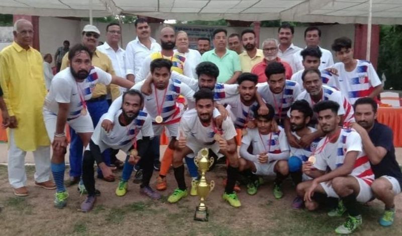 दी बूंदी अरबन को-ऑपरेटिव बैंक की ओर से आयोजित हुआ फुटबॉल मैच