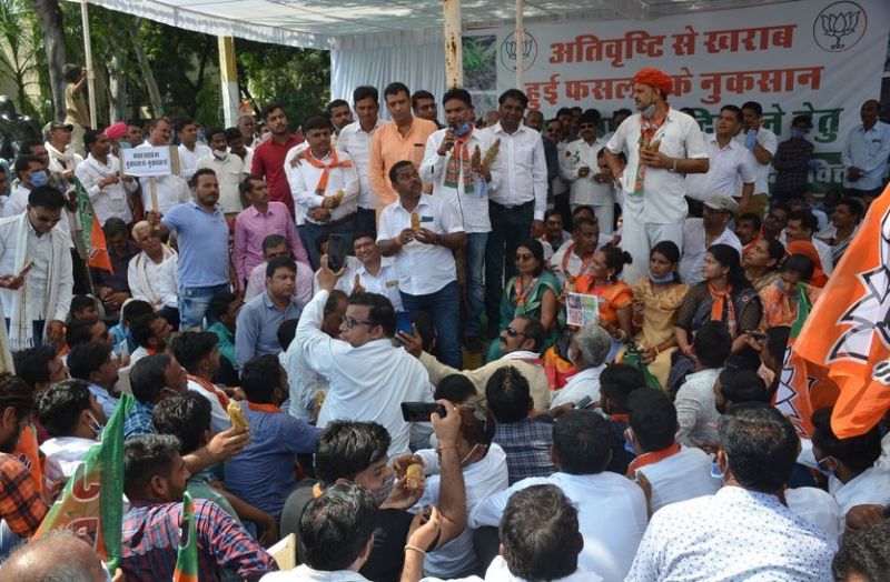 किसानों और बेरोजगारों के हक का गला घोंट रही सरकार