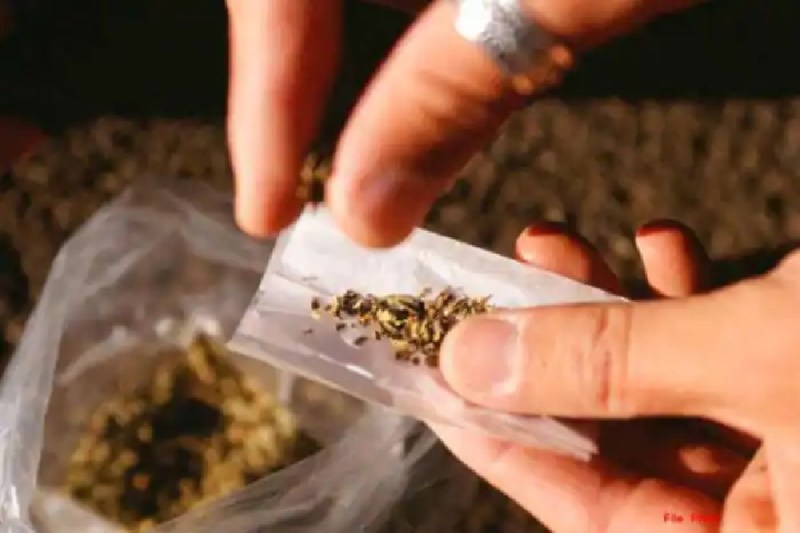 युवा वर्ग में नशे की लत क्यों बढ़ रही है?