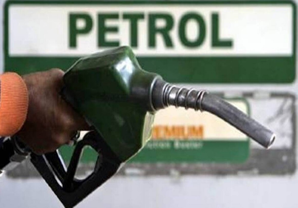 Petrol Diesel Price Today : यूपी के इस शहर में पेट्रोल का रेट है 100.57 रुपए, जानें लखनऊ में पेट्रोल डीजल का आज का रेट