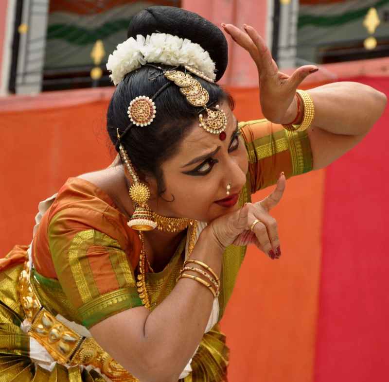 आधी आबादी के अधूरे सपने .....अब हों पूरे