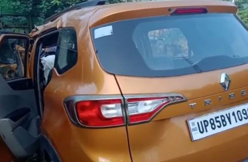 police vehicle accident three death on the spot