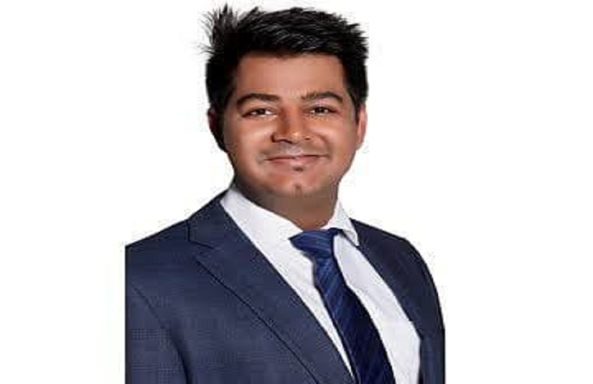एक्टर सोनू सूद ने डॉ. राहिल चौधरी से एक महिला के आंखों के इलाज के लिए मांगी सहायता