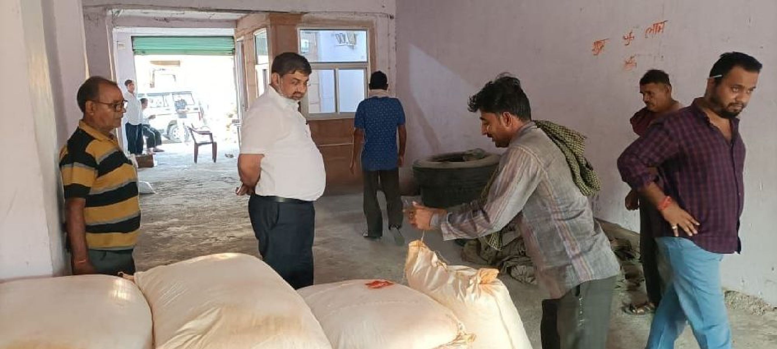 मसालों को रंगोली की बिल्टी पर किया जा रहा था परिवहन