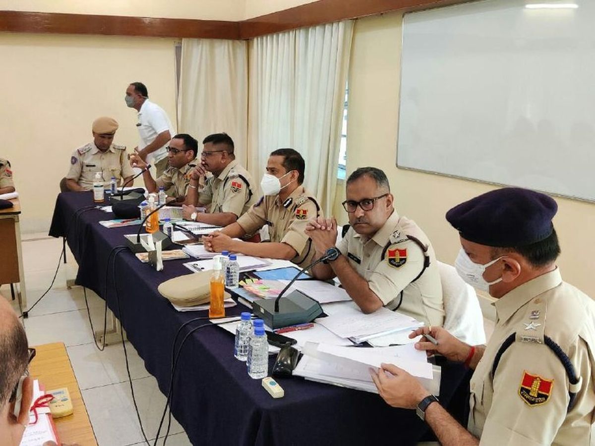 लम्बित-अनट्रैस मामलों का निस्ताण करें, जनता से बेहतर व्यवहार हो : कमिश्नर