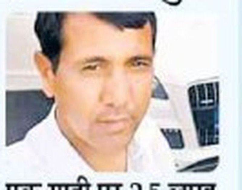 तस्करी के वांछित आरोपी के बंगले में पुलिस की दबिश, हाथ से निकला