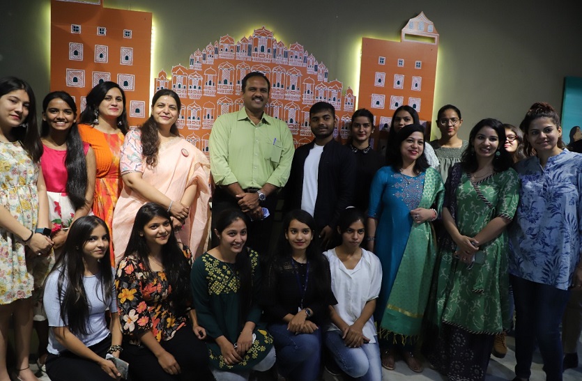 एक मंच पर फैशन इंडस्ट्री की हस्तियां