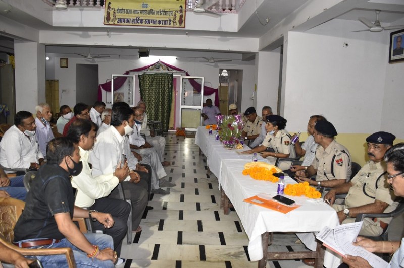 त्यौहारी सीजन में यातायात व्यवस्था के लिए डीसीपी ने किया पैदल भ्रमण