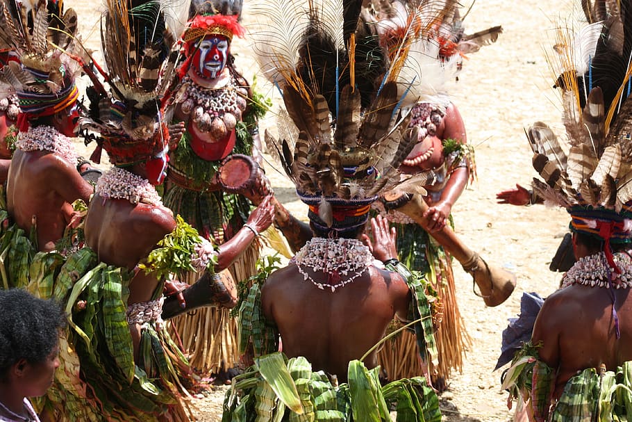 highlands-papua-new-guinea-tribes-village.jpg