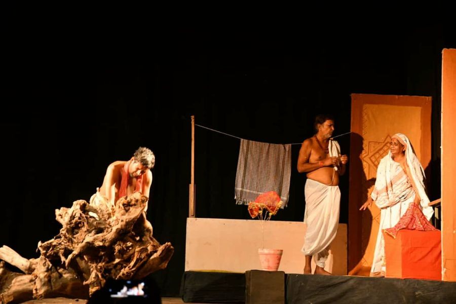 नाटक 'सद्गति में जाति व धर्म सम्मत उत्पीडऩ को लेकर कटाक्ष