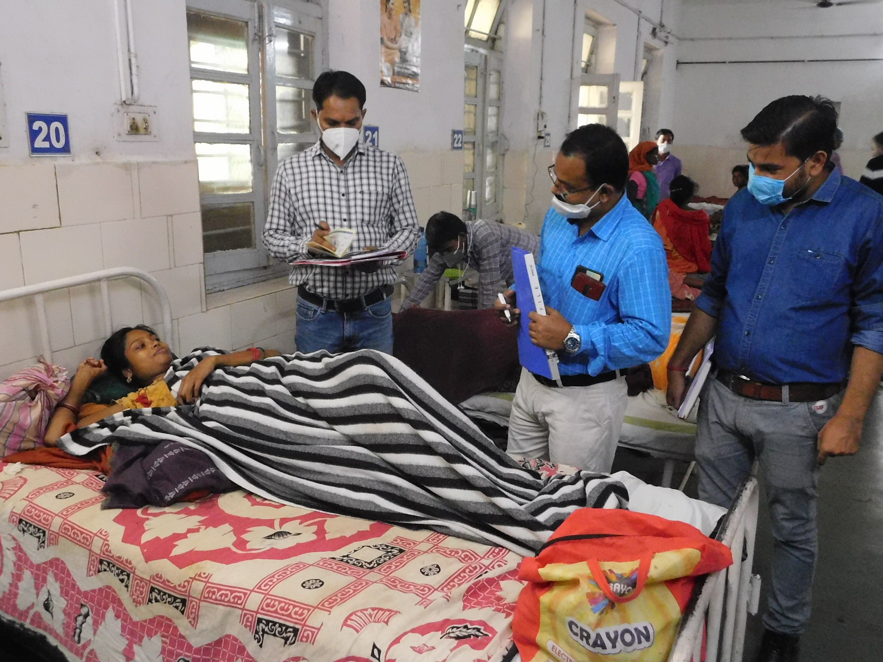 पीआईपी मॉनीटरिंग : दो सदस्यी टीम ने टटोली नब्ज, कहा- 300 बिस्तर अस्पताल में 600 मरीज, स्पेशलिस्टों का भी अभाव