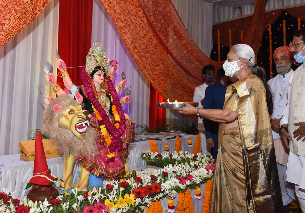 (Shardiya Navratri 2021)राजभवन में दुर्गा पूजा व  गरबा नृत्य का हुआ आयोजन