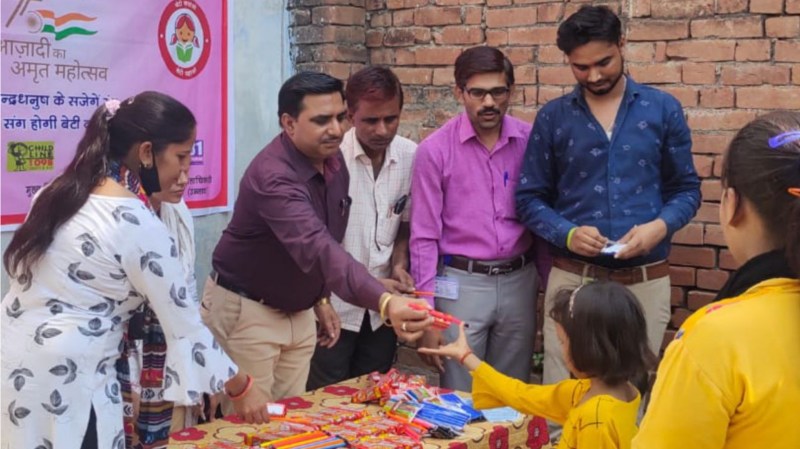 डॉक्टर दीदी से मां ने बताया हमारे घर में बेटियां पढ़ने नहीं जाती हैं, अंतरराष्ट्रीय बालिका दिवस पर नुक्कड़ नाटक