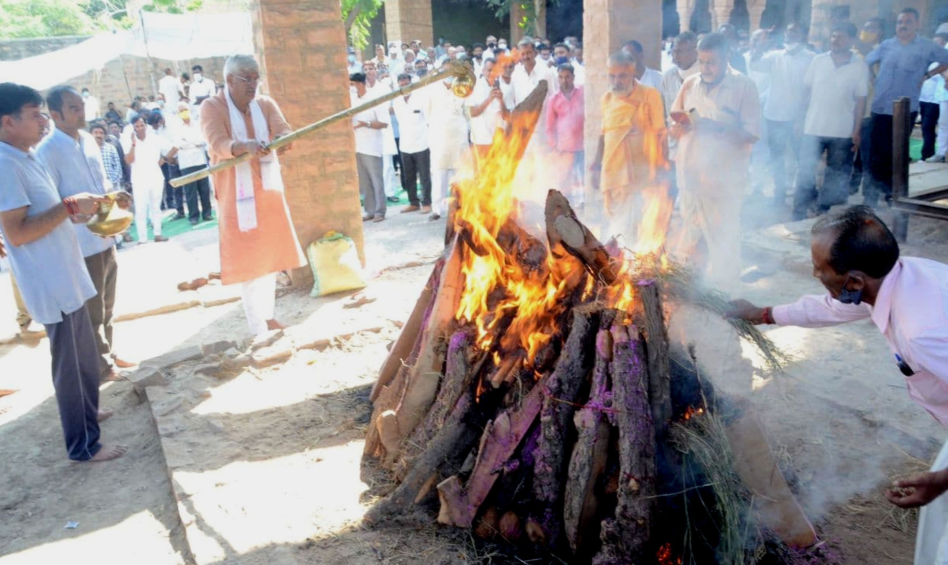 मंत्री शेखावत की माता मोहन कंवर की पार्थिव देह पंचतत्व में विलीन