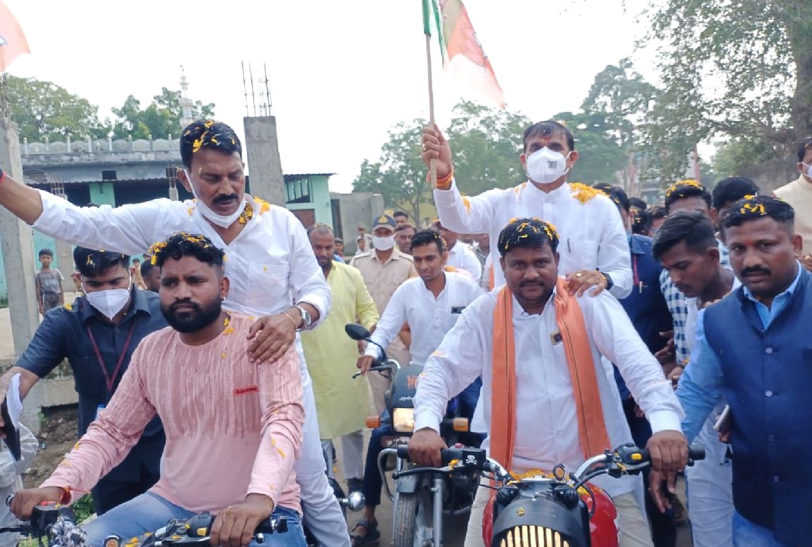 State President, Minister and MLA came out on bike
