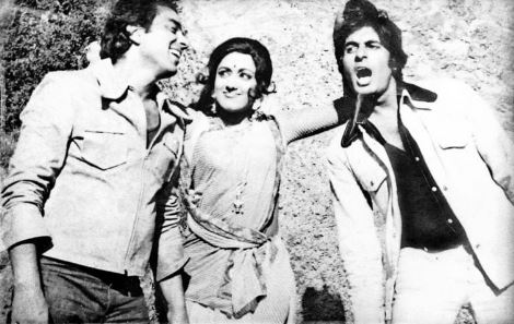 What is your name Basanti Amitabh Bachchan asked in kbc 13 Hema Malini