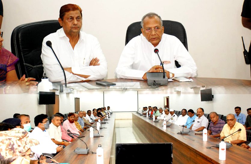 हिंसा के 11 दिन बाद आई गृहमंत्री और वन मंत्री को कवर्धा की याद, स्थानीय जिला प्रशासन और समाज प्रमुखों की ली बैठक