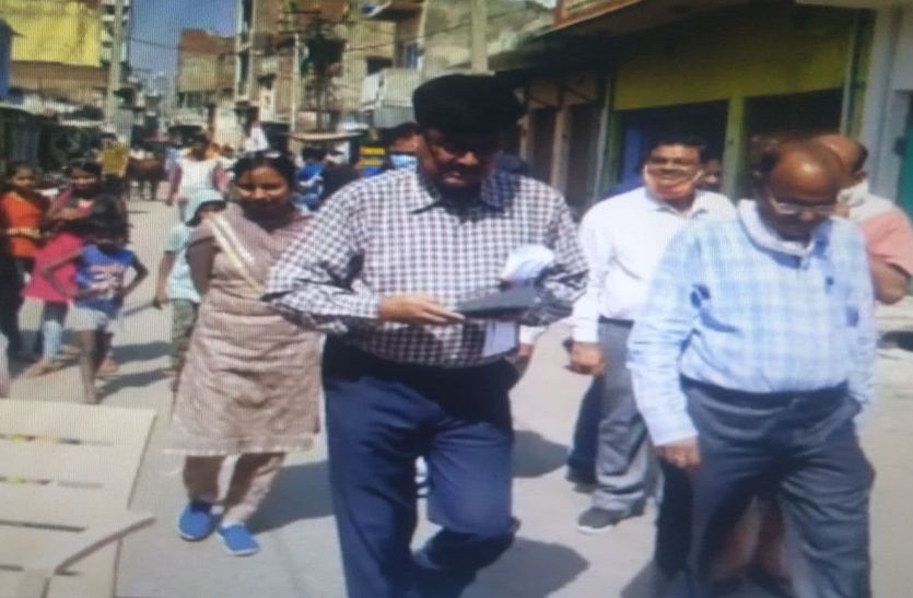 Collector walks from street to street, know the situation of dengue affected areas