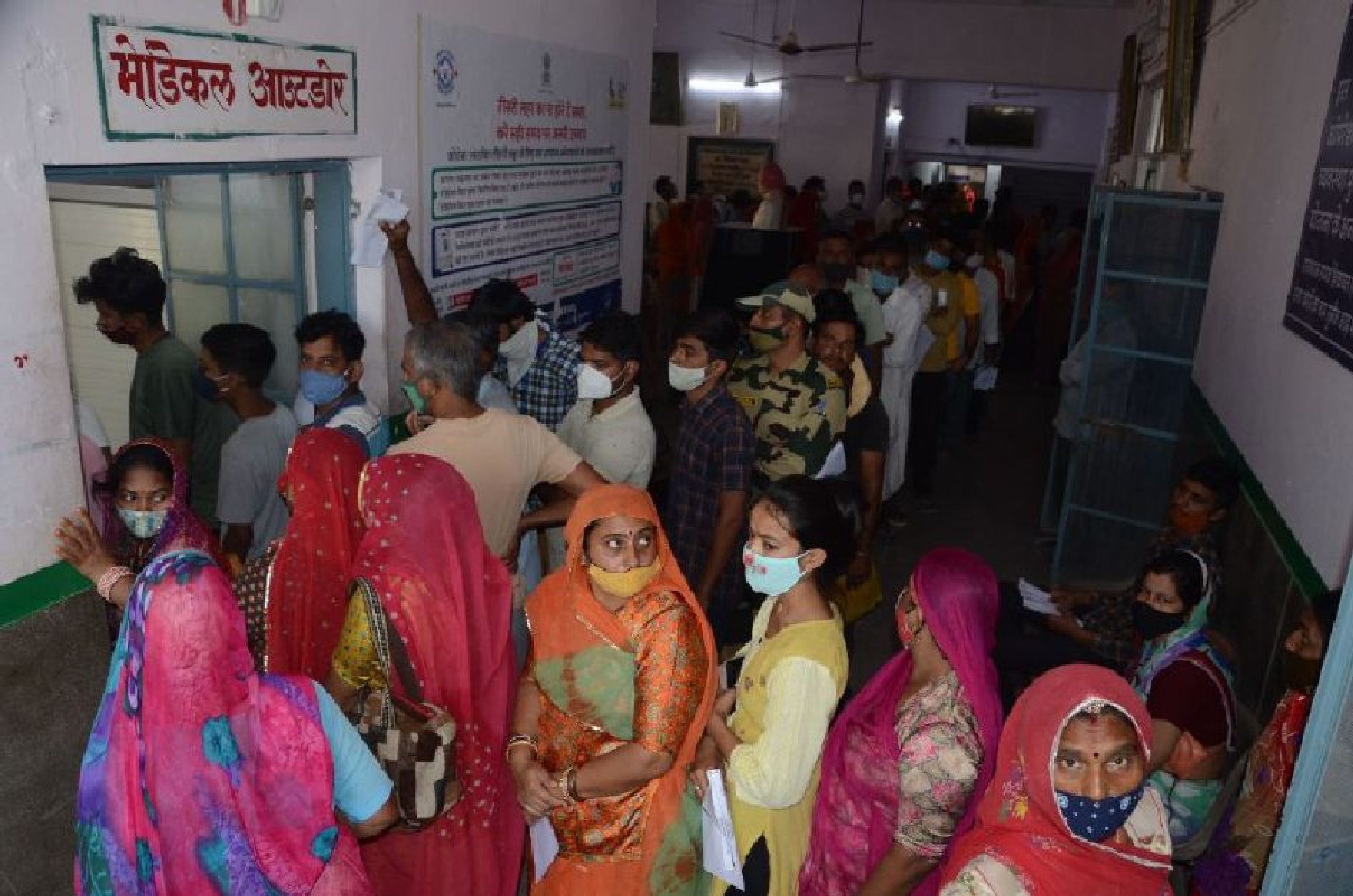 मच्छर करवा रहे हमारा करोड़ों का खर्चा, अस्पतालों में कतारें