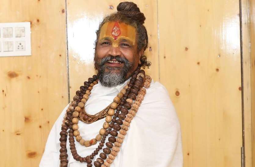 सांसद प्रज्ञा ठाकुर की टिप्पणी से संत समाज नाराज, कांग्रेसियों का फूटा गुस्सा