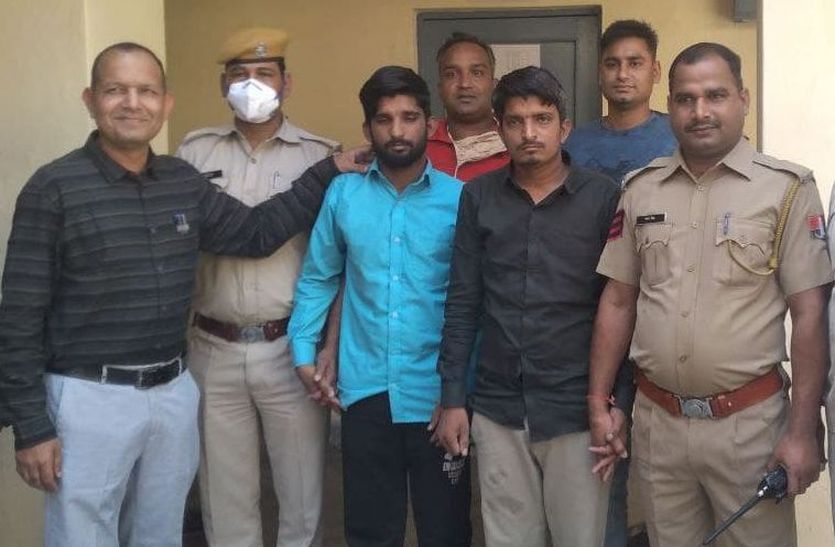 डी-मेट अकाउंट खोलने के नाम पर चिकित्सक से 53 लाख रुपए की ठगी के दो आरोपी गिरफ्तार
