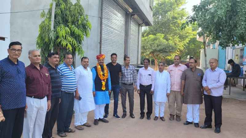 देश में विभिन्न क्षेत्रों में सेवा भाव से काम करने की जरूरत