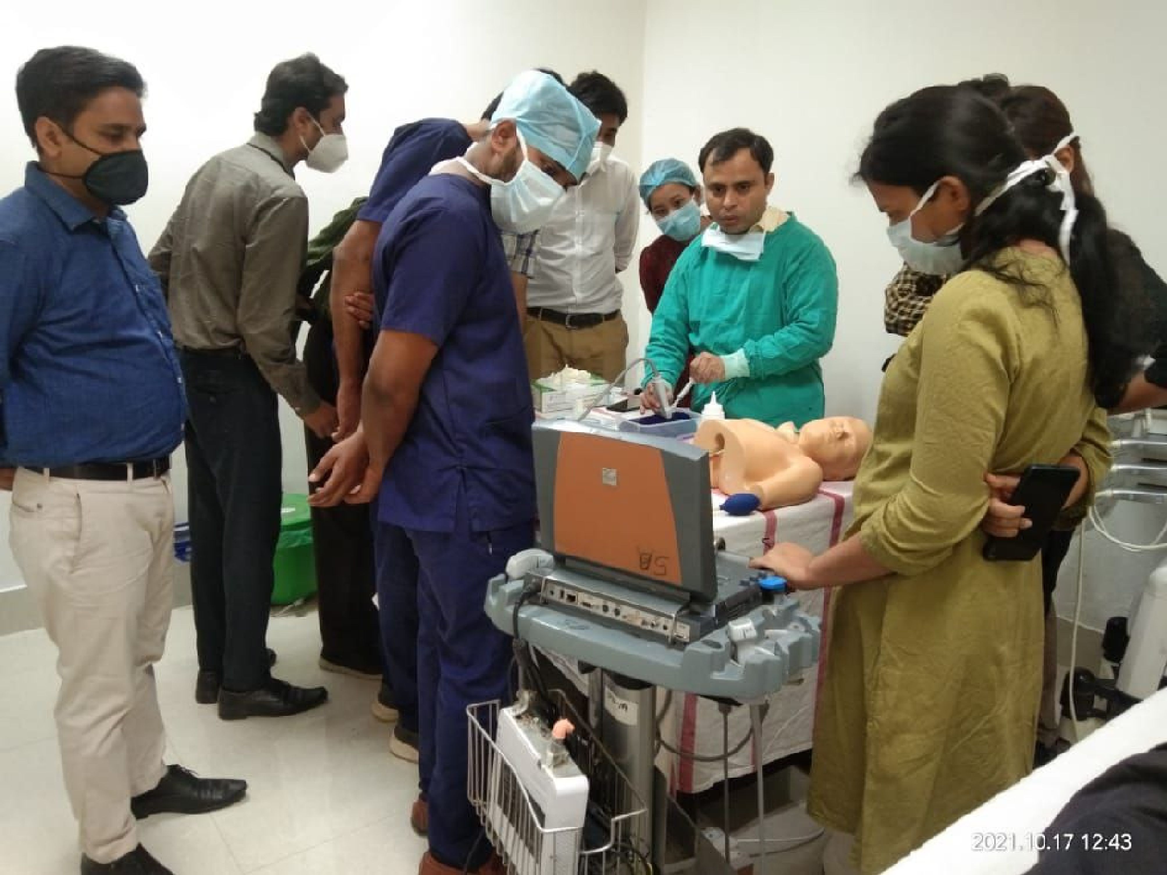 एम्स जोधपुर :रेजिडेंट डॉक्टर व आइसीयू फेलोज ने समझा अल्ट्रा साउंड निर्देशित सेंट्रल लाइन लगाने का तरीका