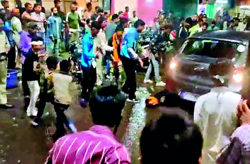 Uproar in immersion procession, police lathicharged, tension in bhopal