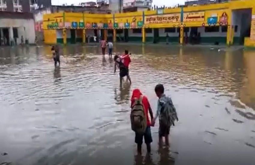 noida_barish.jpg