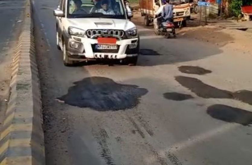 हादसों को रोकने पोस्ट ऑफिस एजेंट ने किया यह अनूठा काम