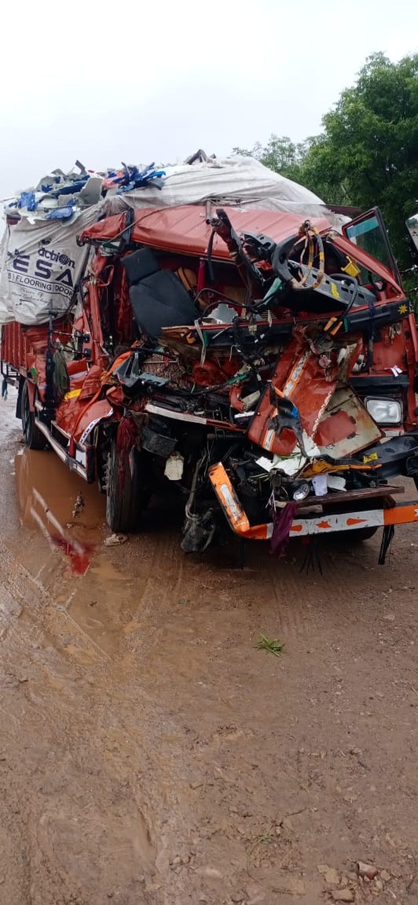हाइवे पर तीन वाहन भिड़े, एक की मौत, दो अन्य घायल