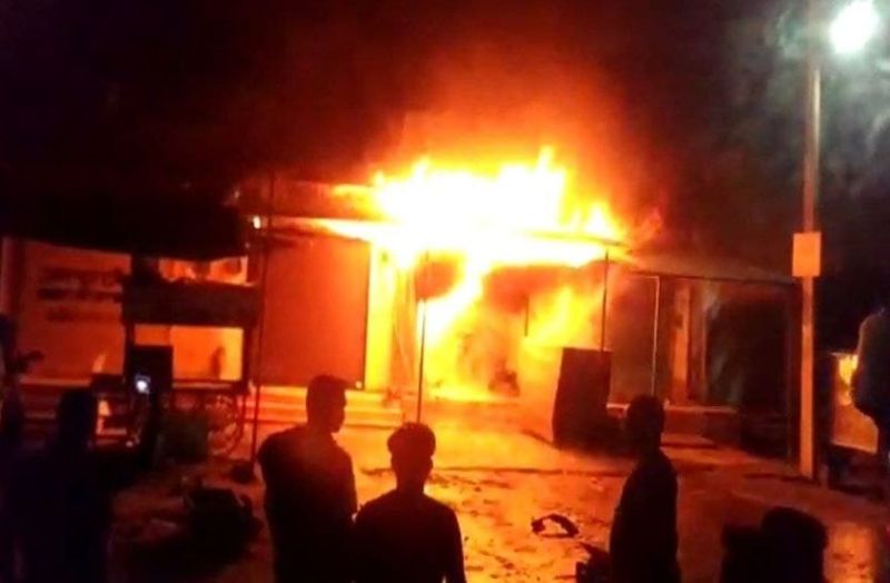 टेंट हाउस के गोदाम में आग, जेल में बैठे हिस्ट्रीशीटर पर आग लगवाने का आरोप