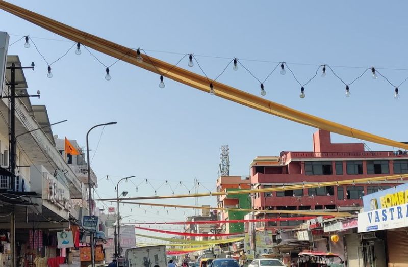 Diwali Decorations बाजार में नजर आने लगी रंगत