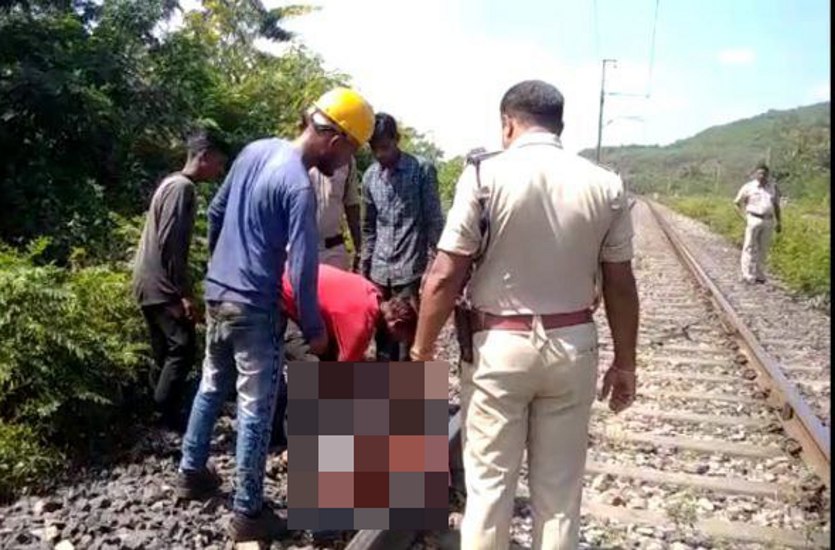 2 guard death in train accident