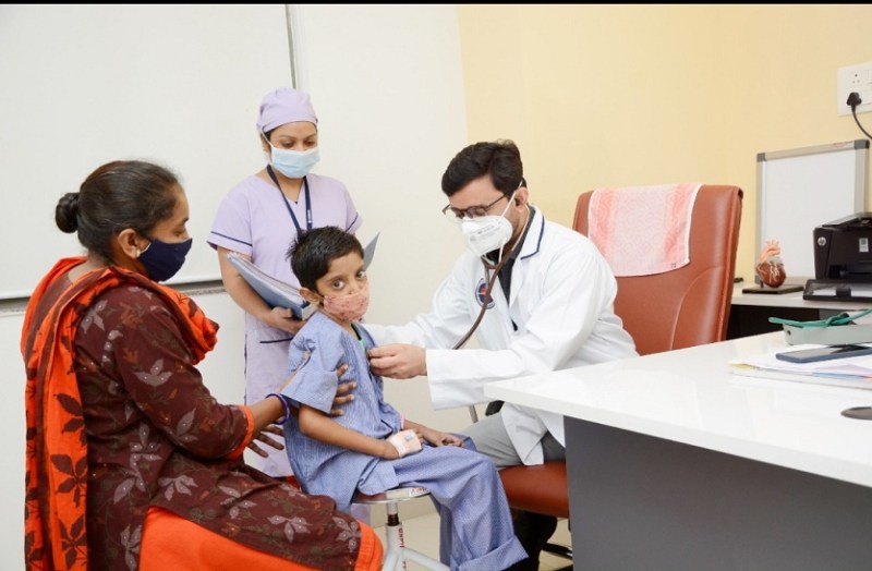 बच्चे को थी खराब ब्लड सर्कुलेशन की परेशानी, हुआ मुफ्त इलाज