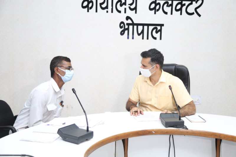 बाबुओं की टेबल से कम हो रहा फाइलों का बोझ, डिजिटलाइजेशन की तरफ कलेक्टोरेट, 800 से 1000 नई फाइलें बनती हैं हर माह