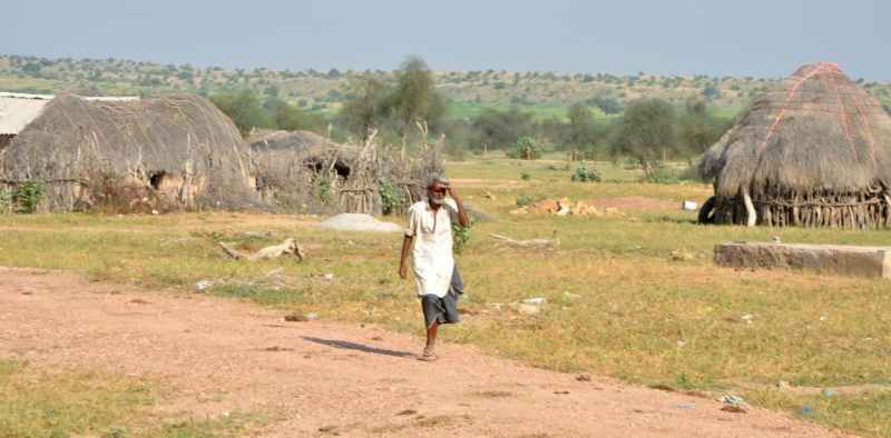 देखिए ऐसे गांव जहां आज भी नहीं बिजली, पानी और मोबाइल