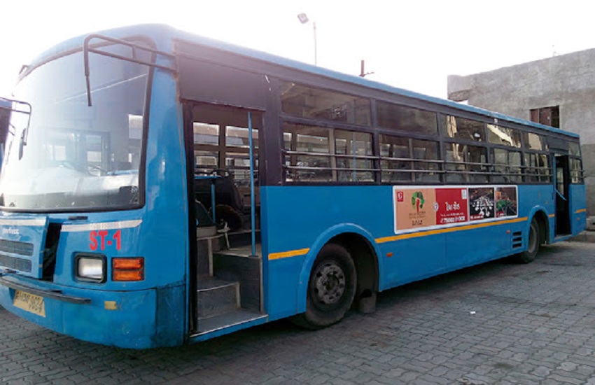 Gujarat Hindi News : हड़ताल पर उतरे सिटी बस के कंडक्टर, प्रशासन ने निशुल्क बसें चलाई