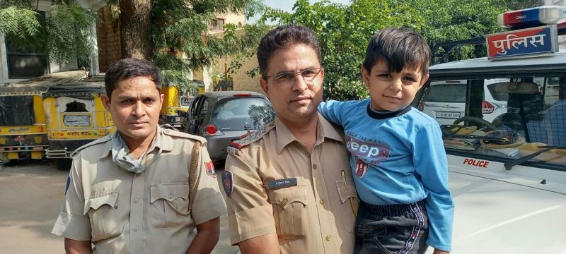 घर से निकला मासूम बालक, पुलिस ने गांव में सम्पर्क कर मां तक पहुंचाया
