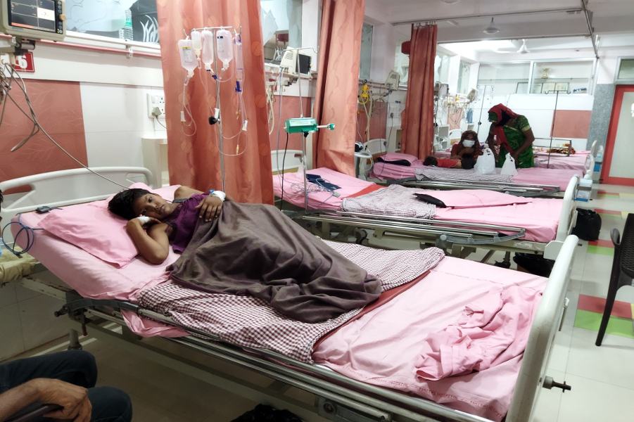 डेंगू ने उड़ाई नींद, मरीजों की जान आफत में