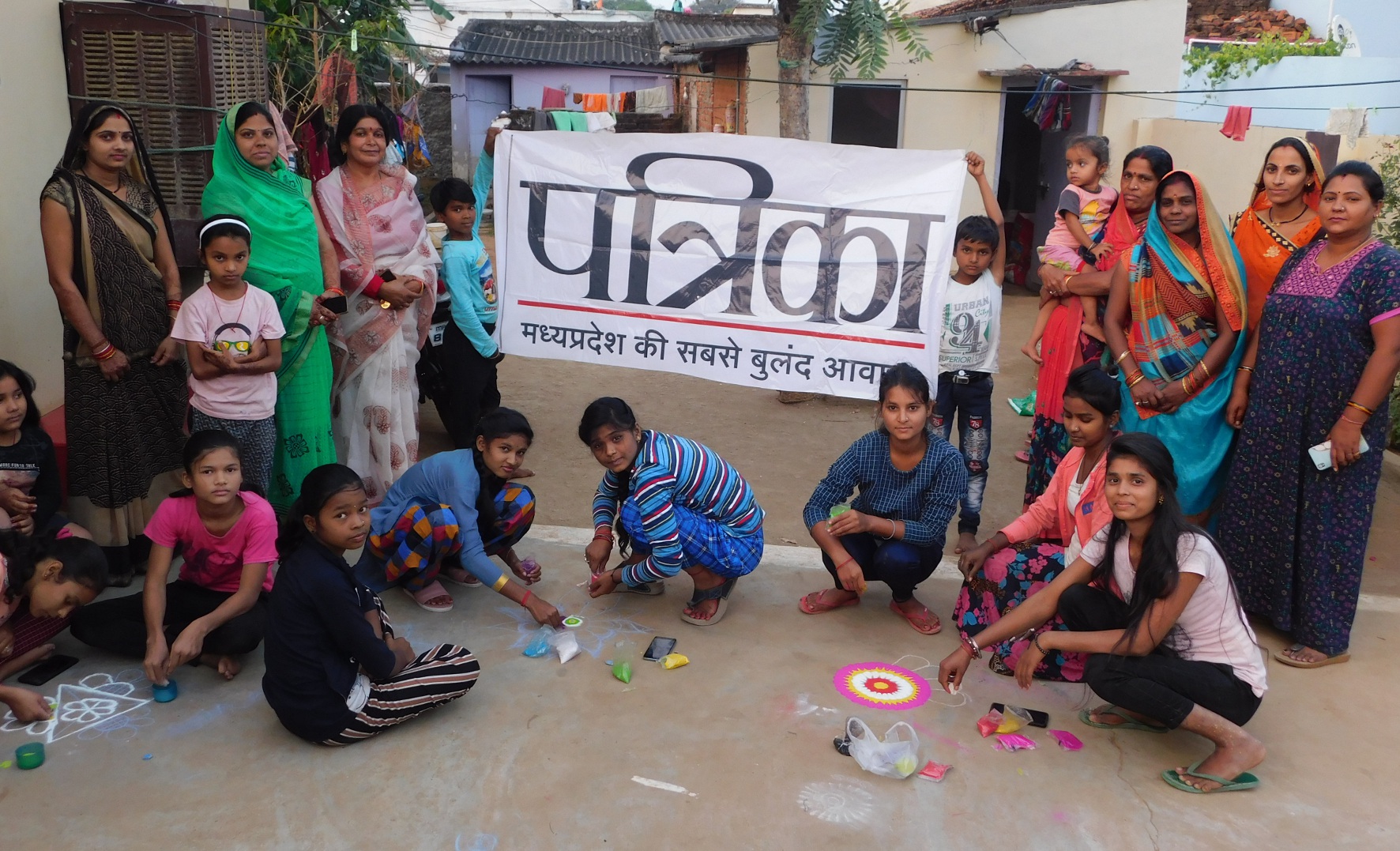 Told teenage girls how to decorate Rangoli at home