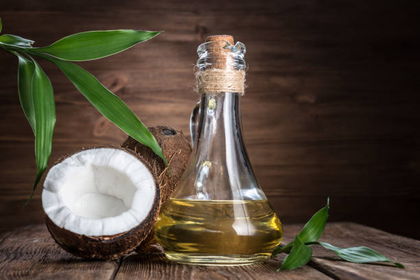 Benefits of Coconut Oil For Skin: जानिए सर्दियों में नारियल तेल त्वचा के लिए कितना फायदेमंद होता है