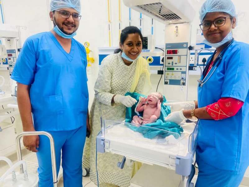 Mother and child were in danger, the team did a complex operation