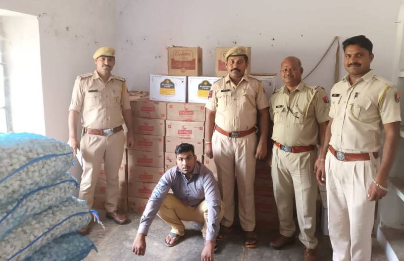 लहसुन की आड़ में शराब की तस्करी