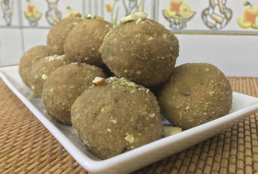 gond_ke_laddu.jpg