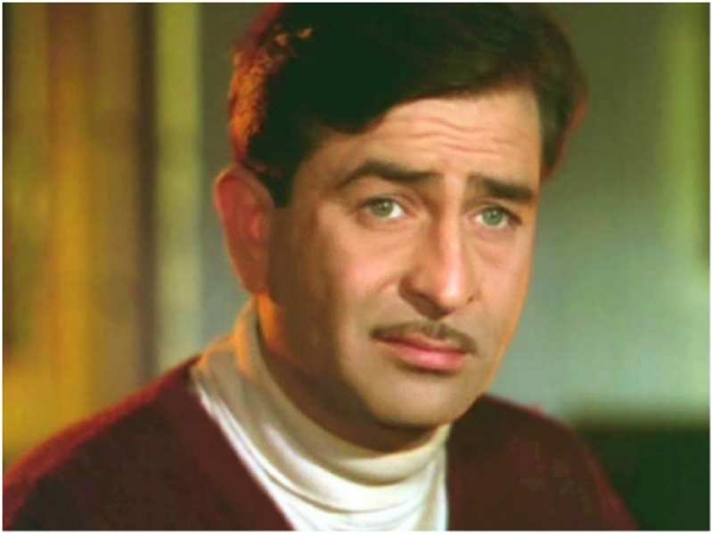 When Raj Kapoor was fined due to Sleeping on the floor